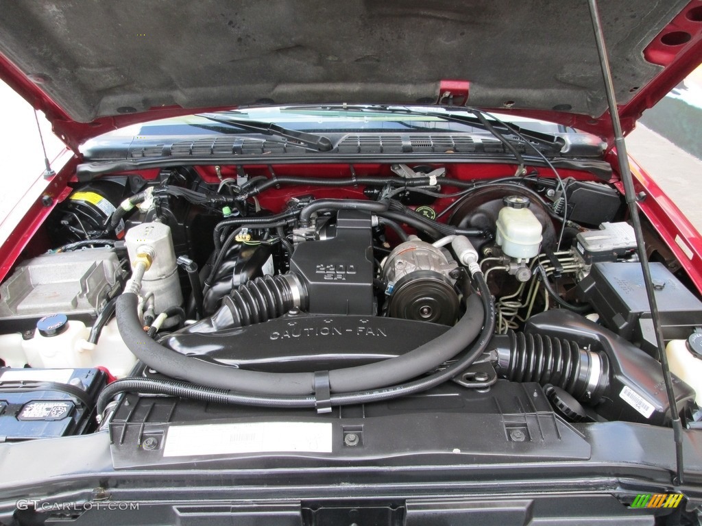 2000 S10 LS Extended Cab - Dark Cherry Red Metallic / Medium Gray photo #17