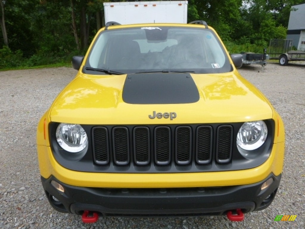 2017 Renegade Trailhawk 4x4 - Solar Yellow / Black photo #8