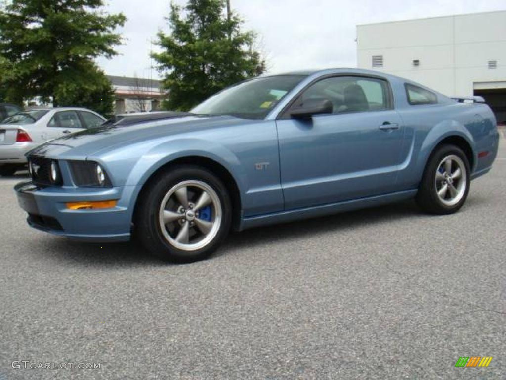 2006 Mustang GT Premium Coupe - Windveil Blue Metallic / Light Graphite photo #2