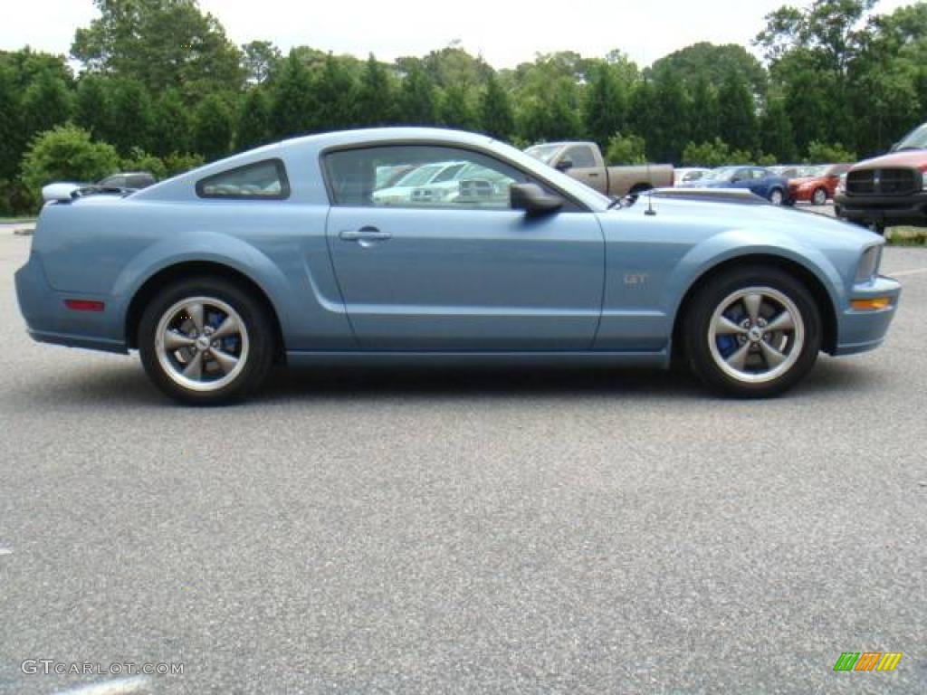 2006 Mustang GT Premium Coupe - Windveil Blue Metallic / Light Graphite photo #5