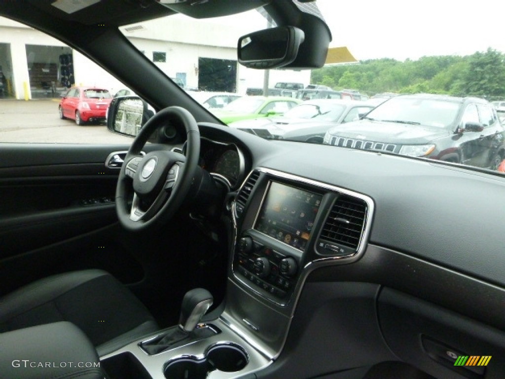 2017 Grand Cherokee Laredo 4x4 - Bright White / Black photo #11