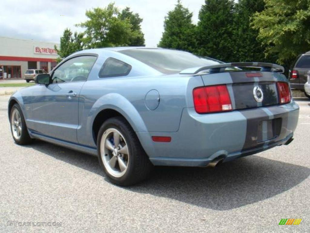 2006 Mustang GT Premium Coupe - Windveil Blue Metallic / Light Graphite photo #21