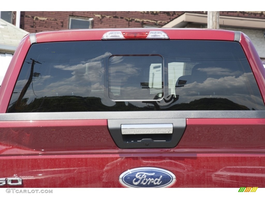 2017 F150 XLT SuperCrew 4x4 - Ruby Red / Earth Gray photo #4