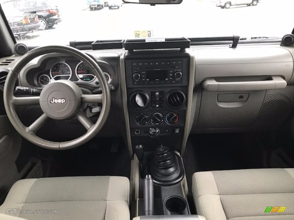 2007 Wrangler Unlimited Sahara 4x4 - Jeep Green Metallic / Dark Slate Gray/Medium Slate Gray photo #3