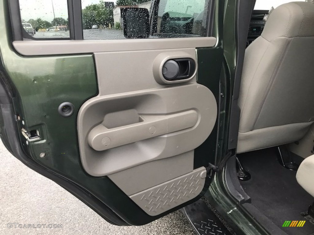 2007 Wrangler Unlimited Sahara 4x4 - Jeep Green Metallic / Dark Slate Gray/Medium Slate Gray photo #32
