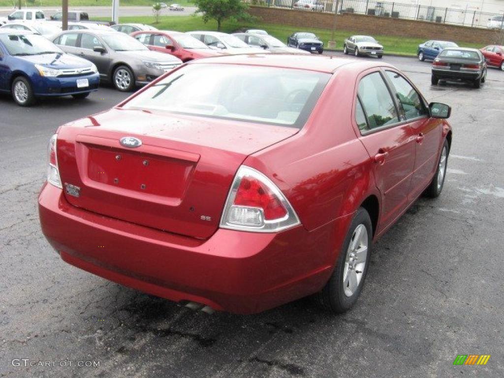 2006 Fusion SE - Redfire Metallic / Medium Light Stone photo #4