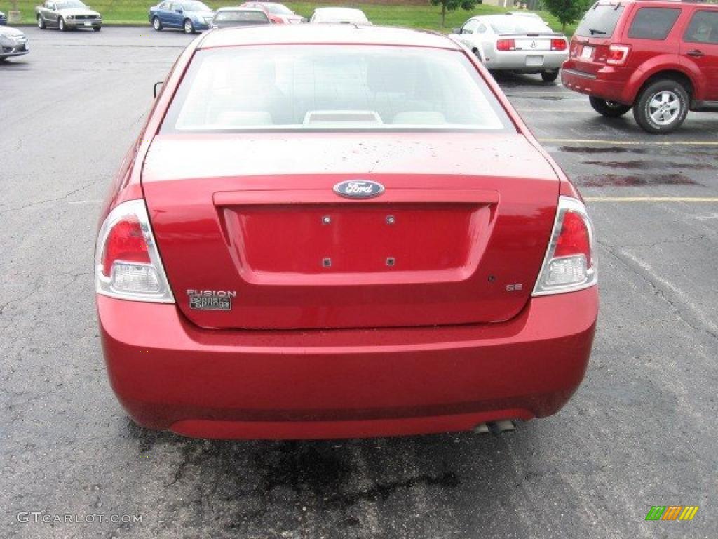 2006 Fusion SE - Redfire Metallic / Medium Light Stone photo #5