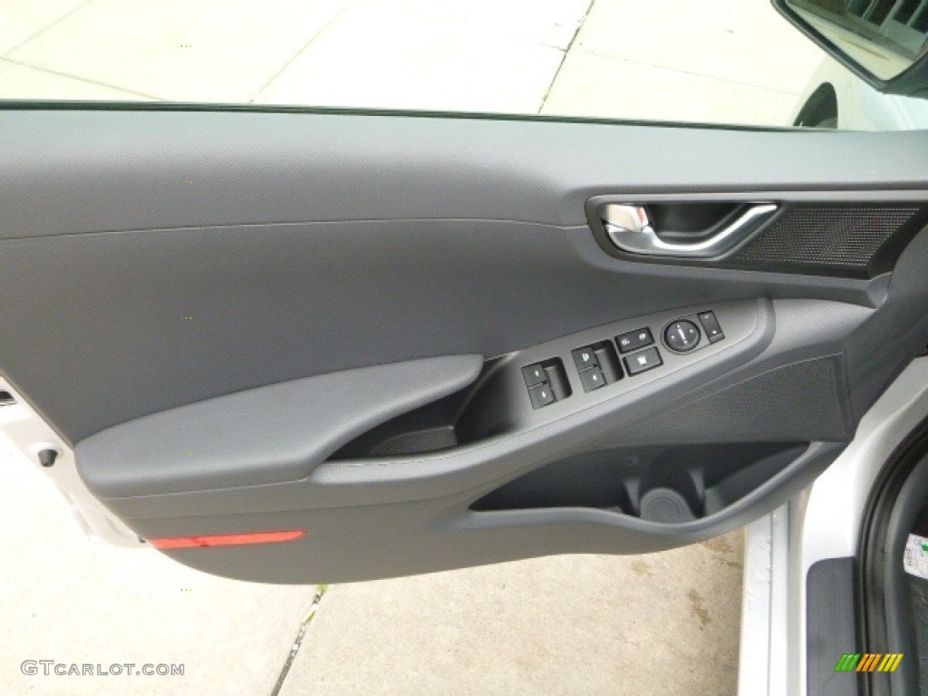 2017 Hyundai Ioniq Hybrid SEL Door Panel Photos