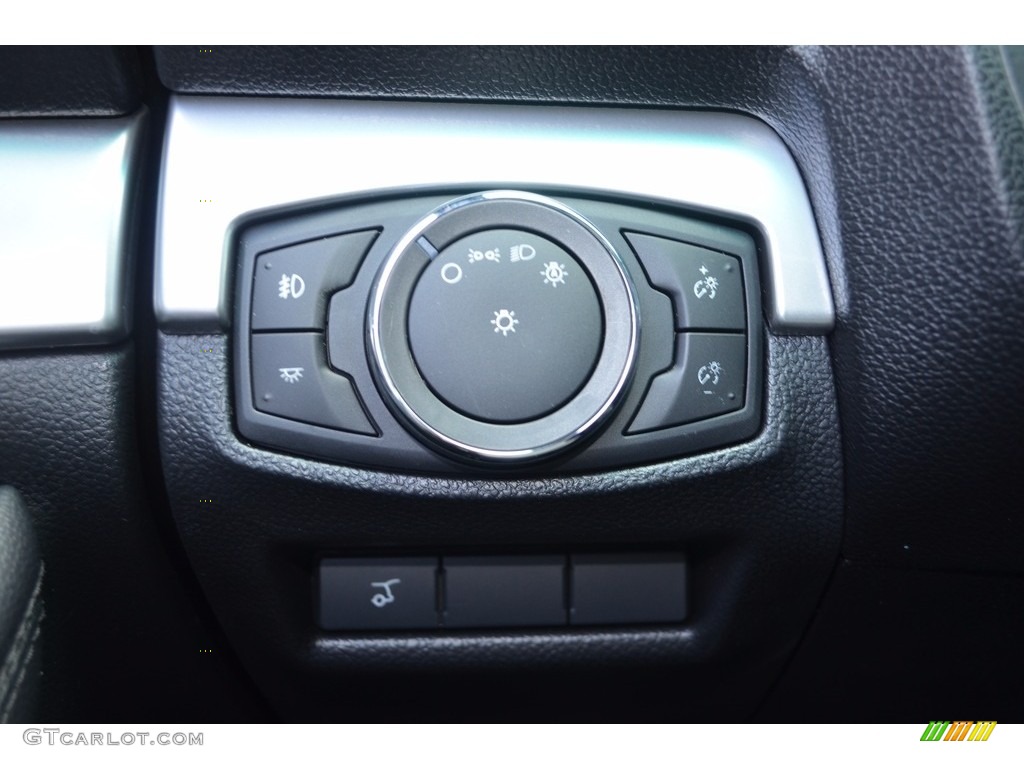 2017 Explorer XLT - White Platinum / Medium Light Camel photo #19