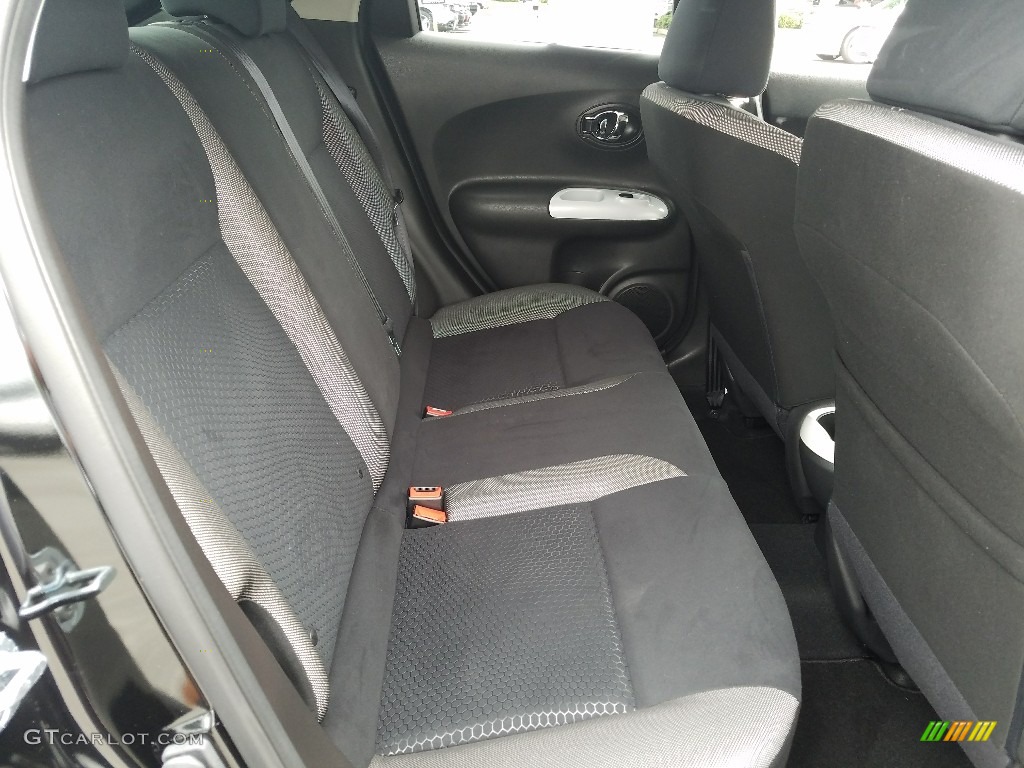 2017 Nissan Juke SV Rear Seat Photo #121151744