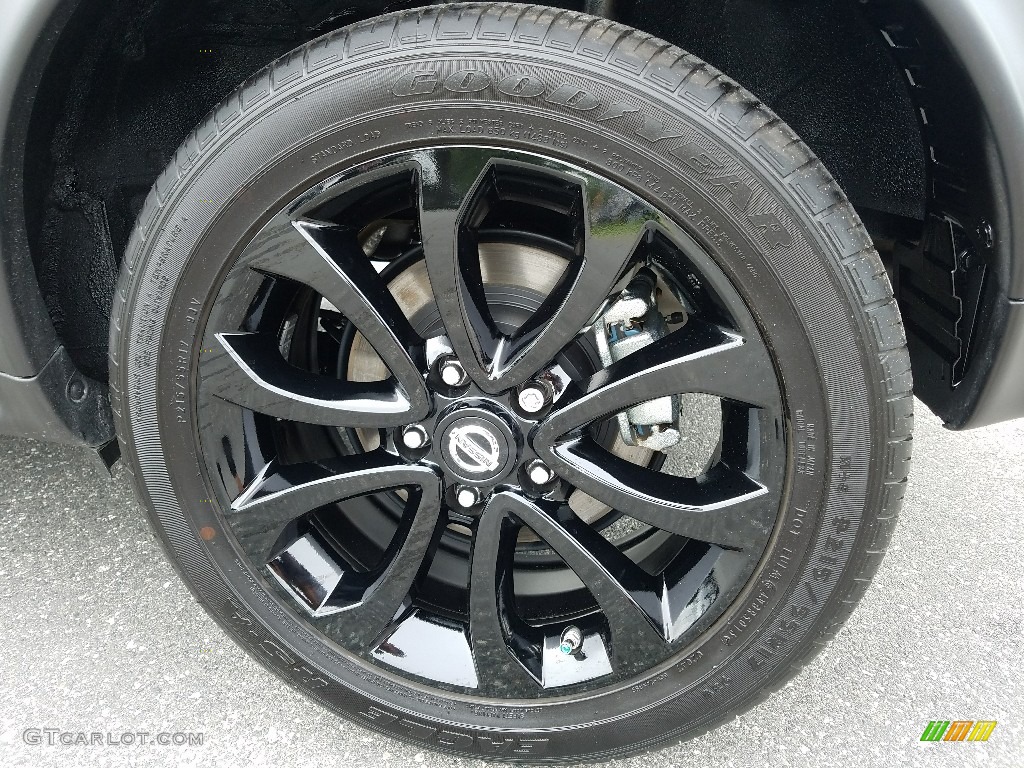 2017 Nissan Juke SV Wheel Photos