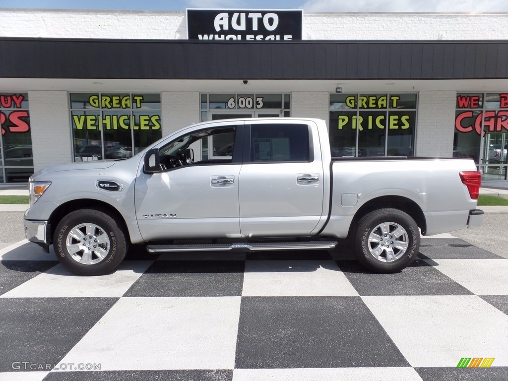 2017 Titan SV Crew Cab 4x4 - Brilliant Silver / Black photo #1