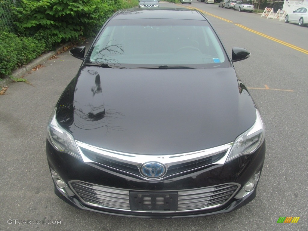 2013 Avalon Hybrid Limited - Attitude Black Pearl / Black photo #4