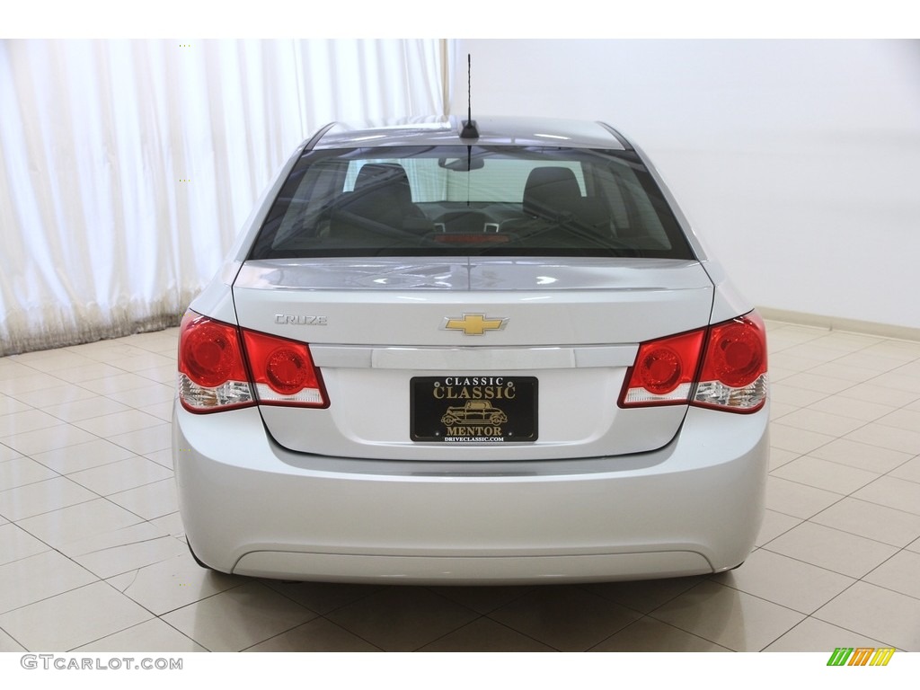 2015 Cruze LS - Silver Ice Metallic / Jet Black/Medium Titanium photo #13