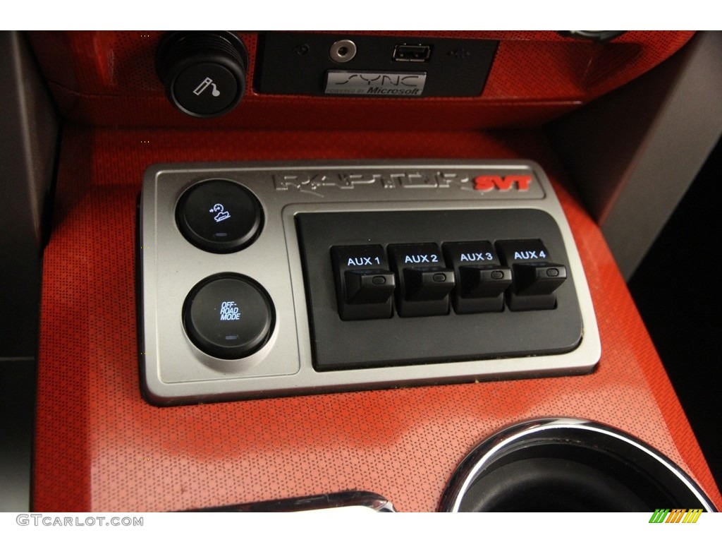 2010 Ford F150 SVT Raptor SuperCab 4x4 Controls Photo #121168175