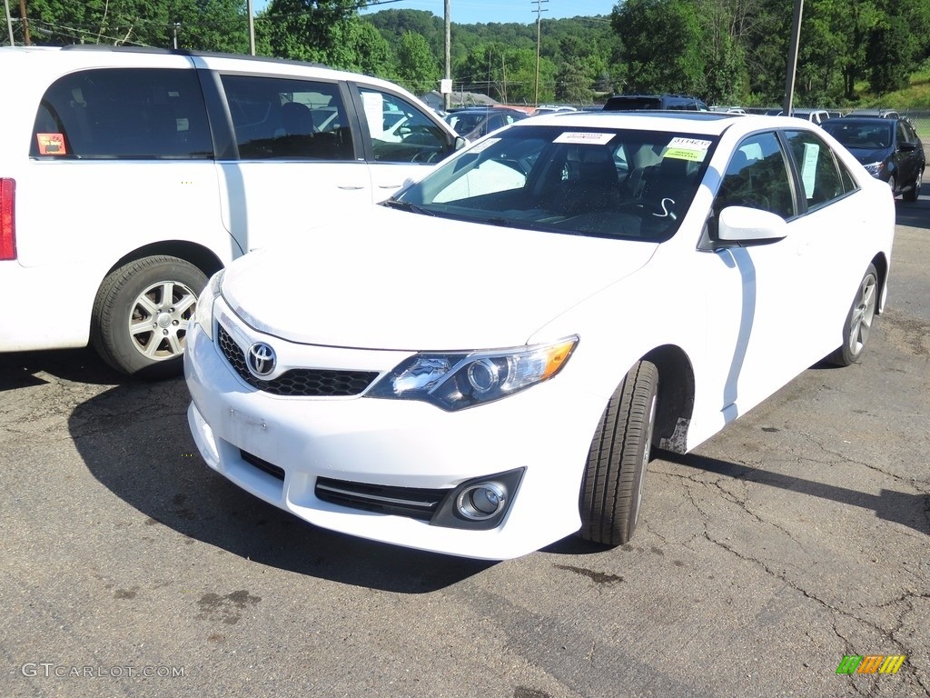 Super White 2014 Toyota Camry SE V6 Exterior Photo #121180922