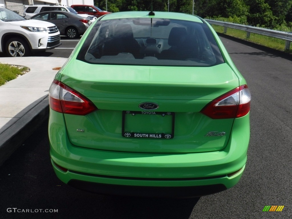2015 Fiesta SE Sedan - Green Envy / Charcoal Black photo #9