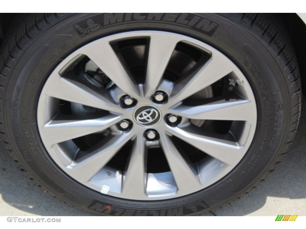 2017 Camry XLE - Blizzard White Pearl / Ash photo #3