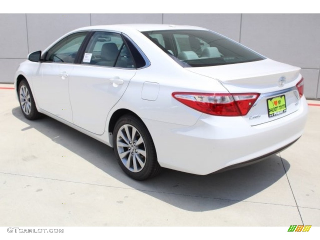 2017 Camry XLE - Blizzard White Pearl / Ash photo #4