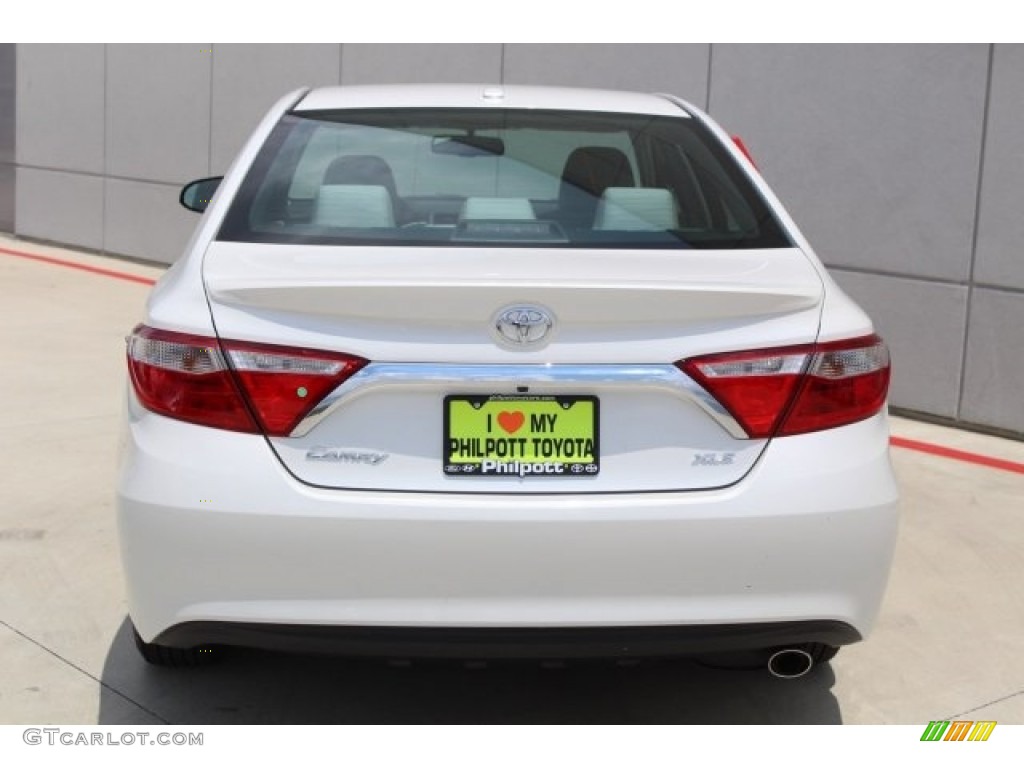 2017 Camry XLE - Blizzard White Pearl / Ash photo #5
