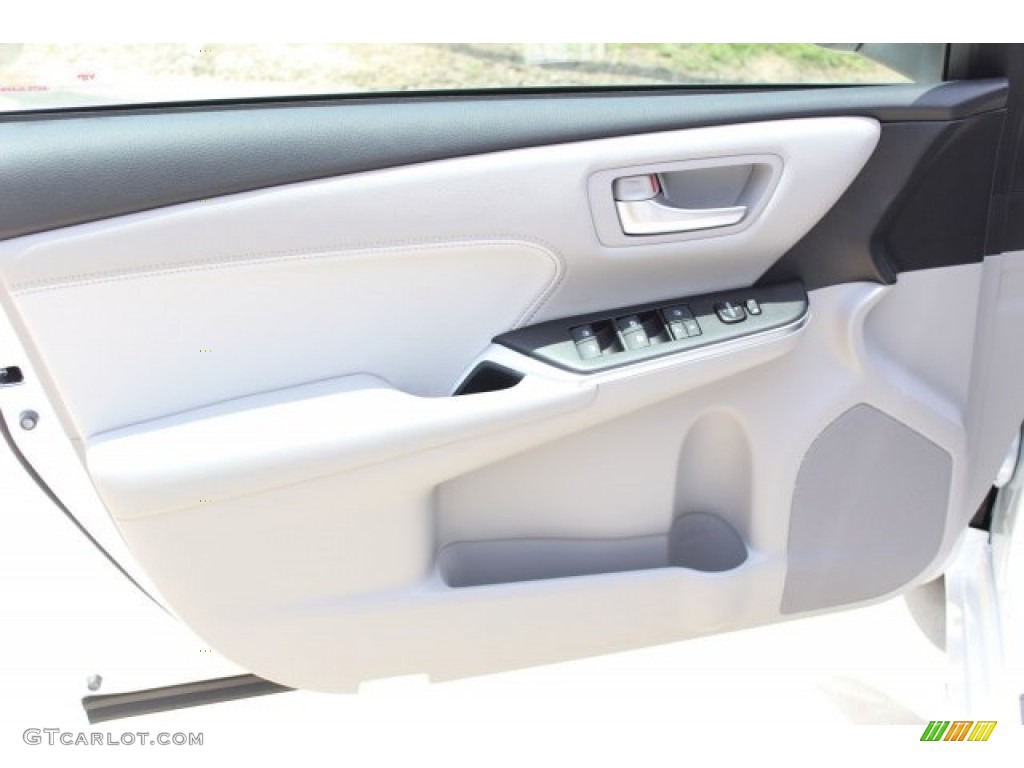 2017 Camry XLE - Blizzard White Pearl / Ash photo #6