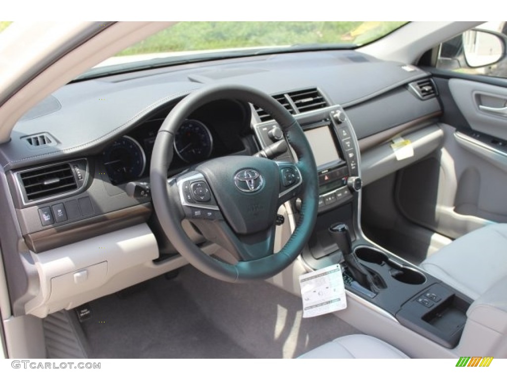 2017 Camry XLE - Blizzard White Pearl / Ash photo #7