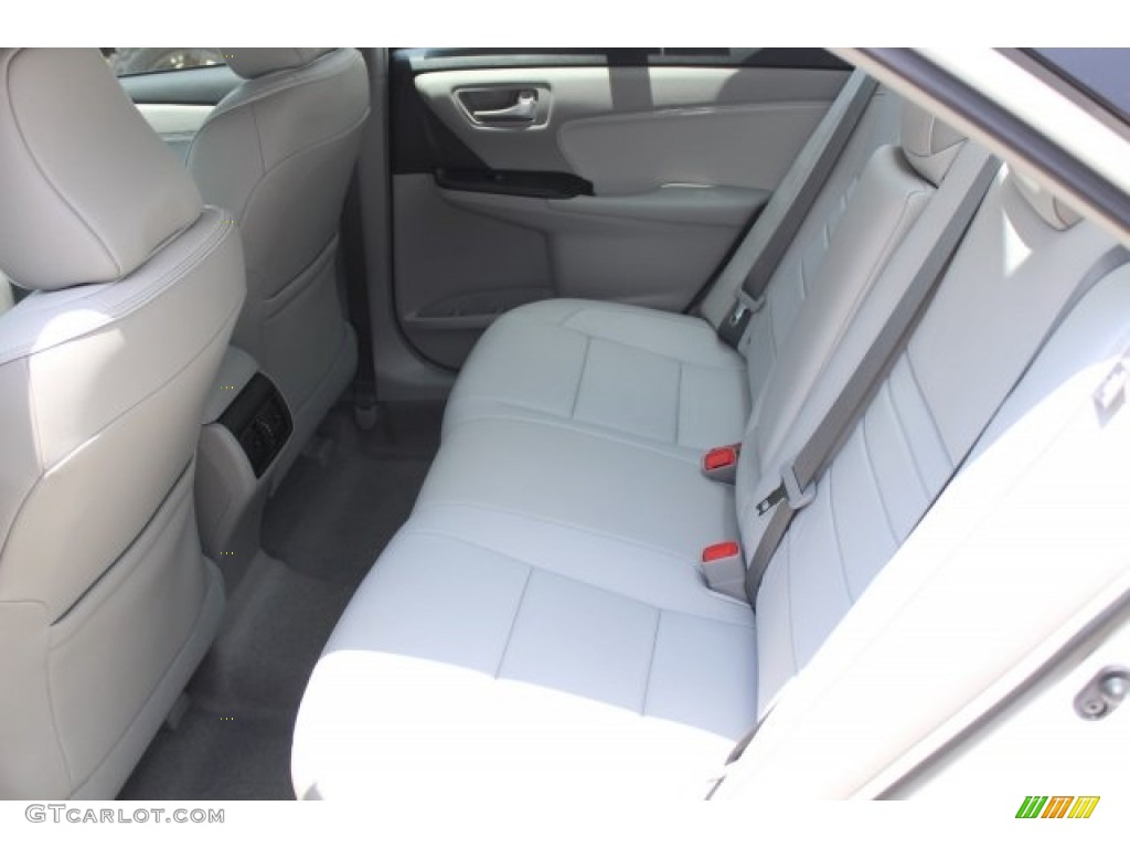2017 Camry XLE - Blizzard White Pearl / Ash photo #23