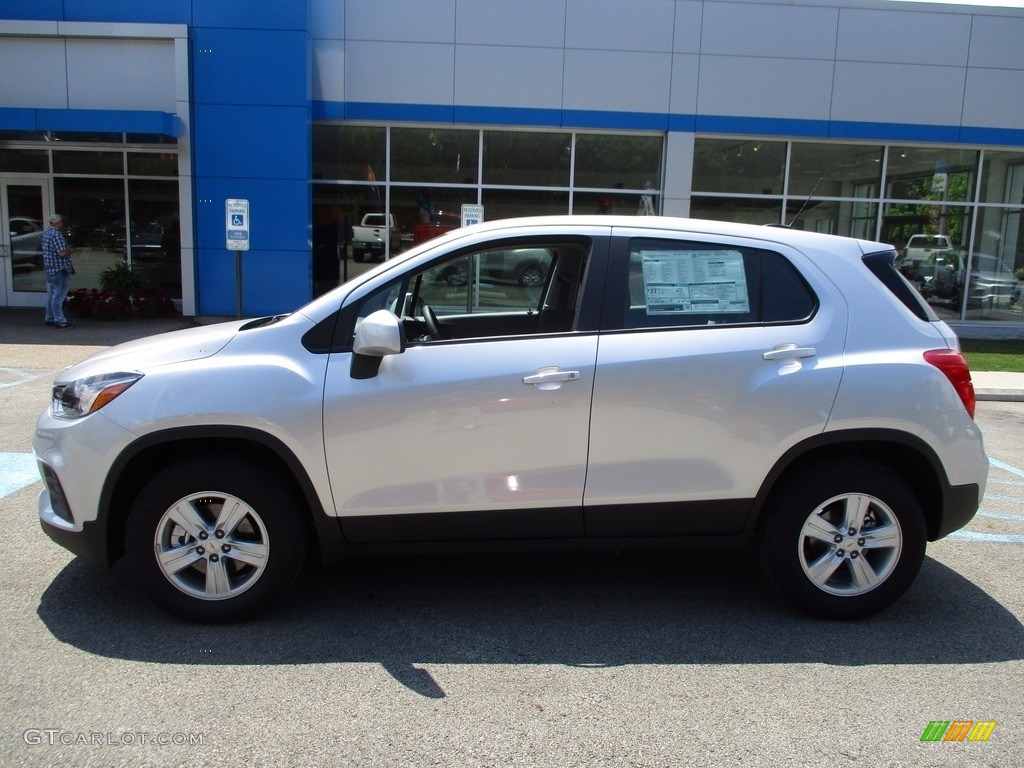 2017 Trax LS AWD - Silver Ice Metallic / Jet Black photo #2