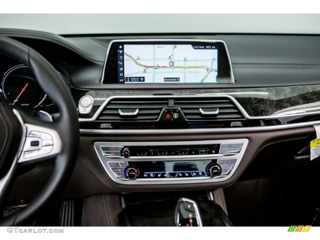 2018 BMW 7 Series 740i Sedan Controls Photo #121196286