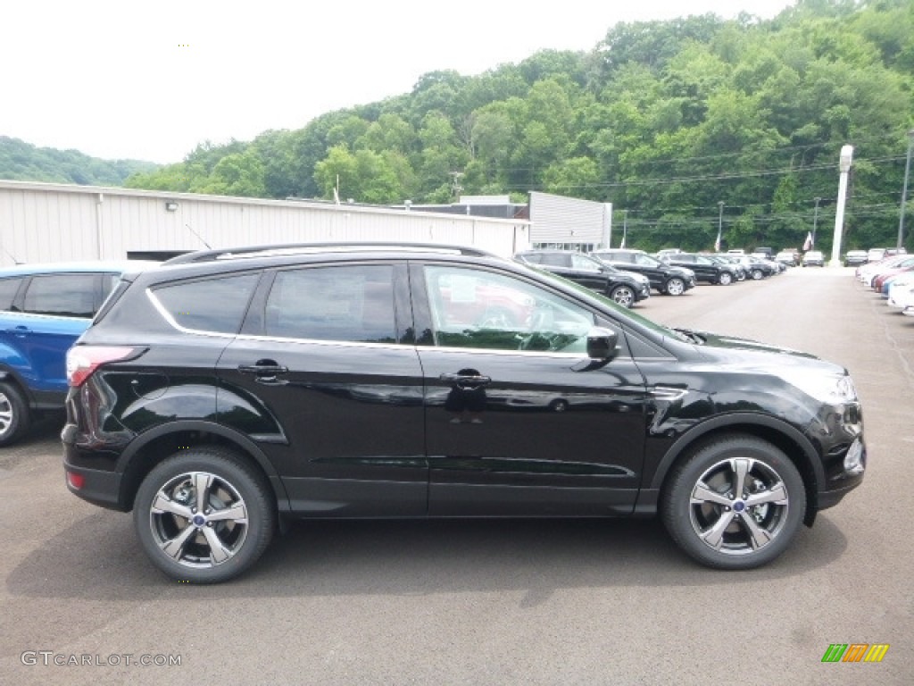 2017 Escape SE 4WD - Shadow Black / Medium Light Stone photo #1