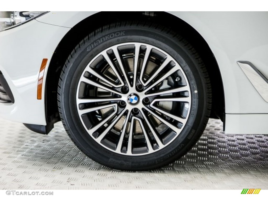 2017 5 Series 530i Sedan - Alpine White / Black photo #9