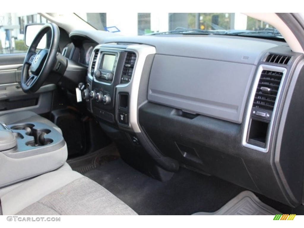 2014 1500 Big Horn Quad Cab - Bright Silver Metallic / Black/Diesel Gray photo #27