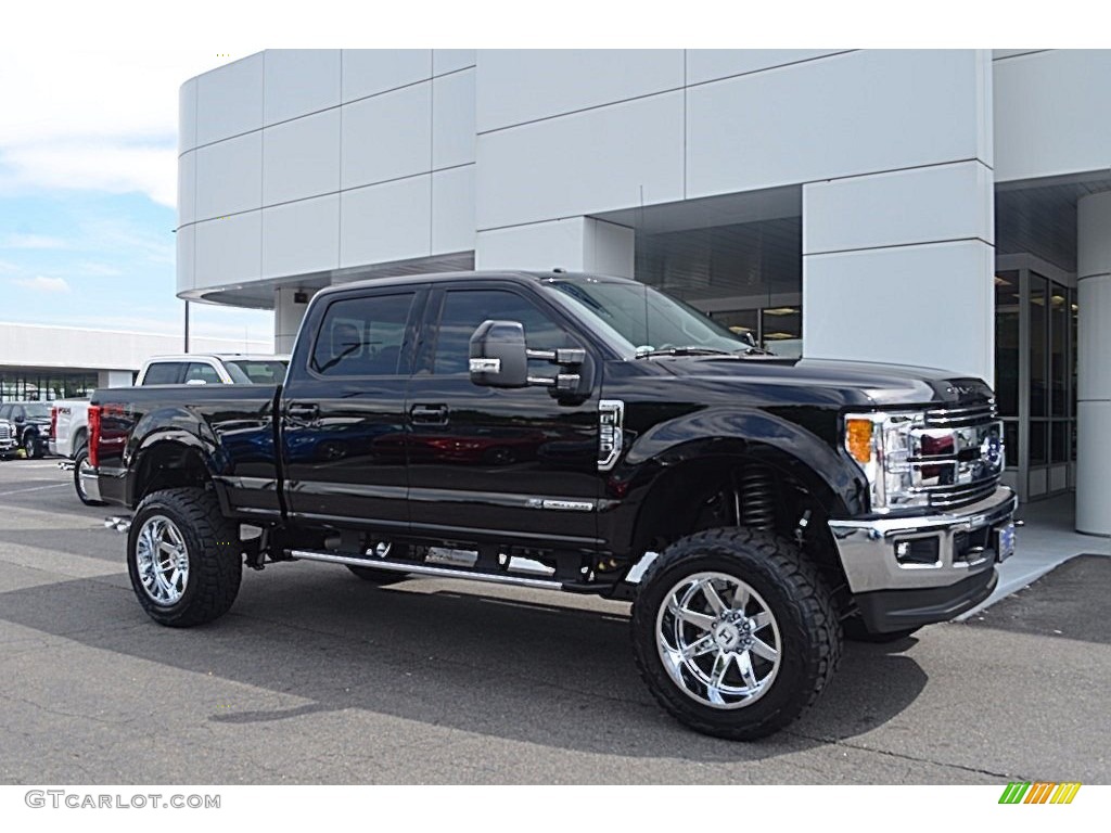 2017 Shadow Black Ford F250 Super Duty Lariat Crew Cab 4x4 121197819