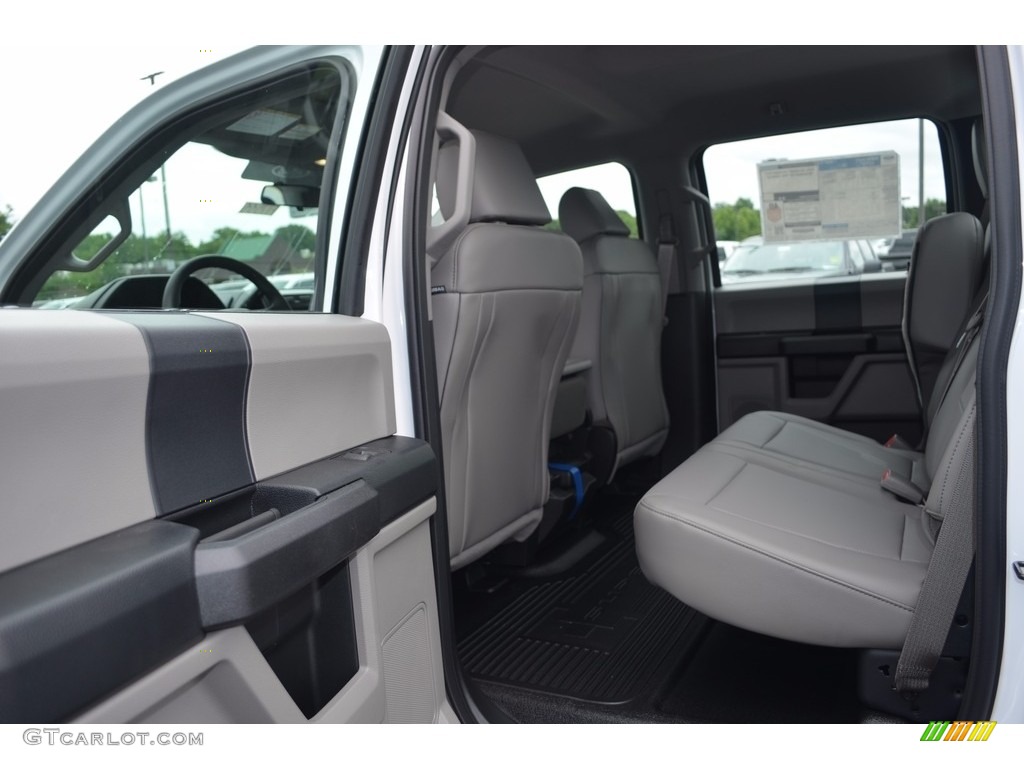 Medium Earth Gray Interior 2017 Ford F250 Super Duty XL Crew Cab Photo #121211183