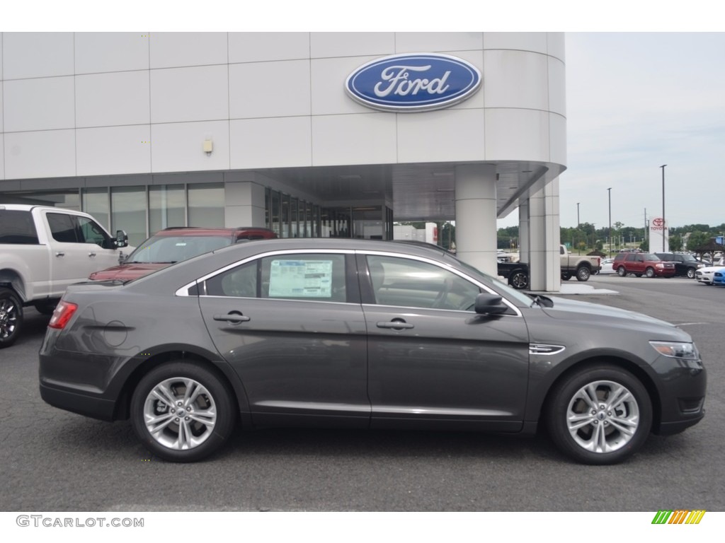 Magnetic 2017 Ford Taurus SE Exterior Photo #121211357