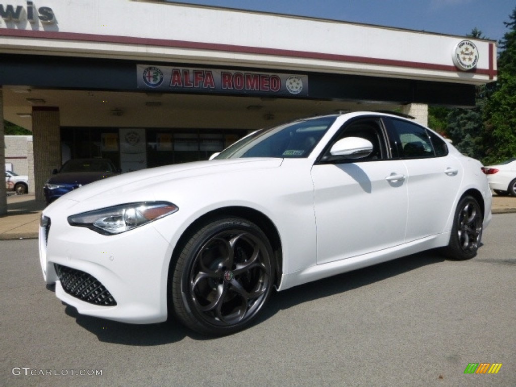 2017 Giulia Ti AWD - Alfa White / Black photo #2