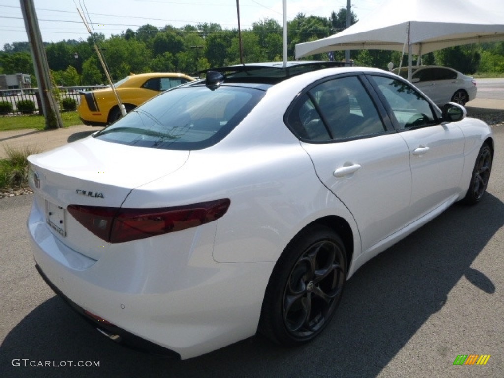 2017 Giulia Ti AWD - Alfa White / Black photo #7