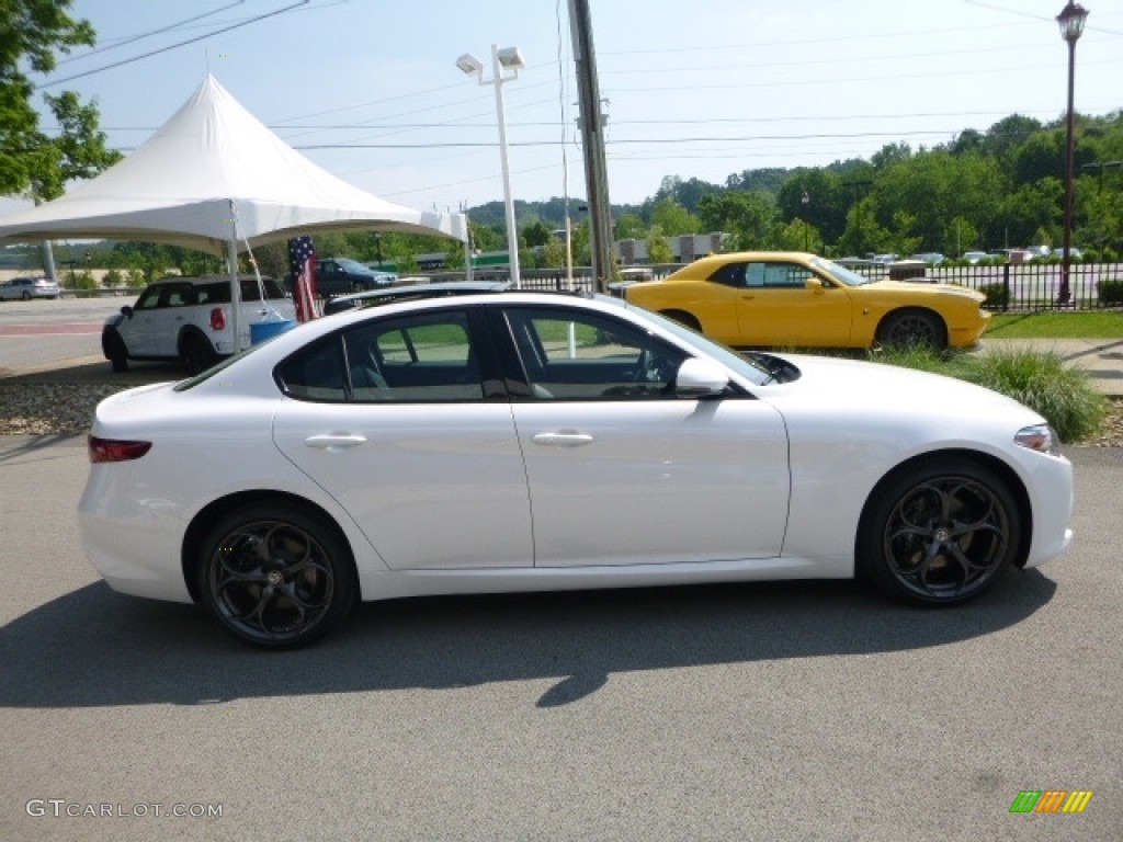 2017 Giulia Ti AWD - Alfa White / Black photo #9