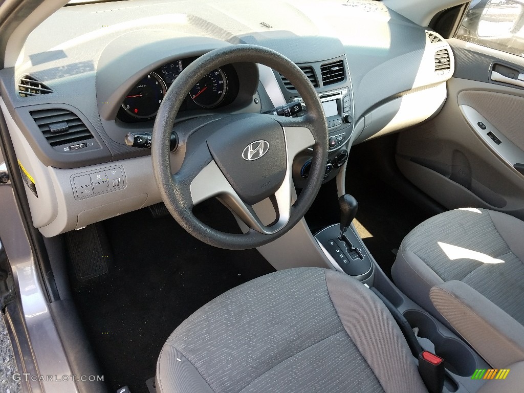 2016 Accent SE Sedan - Triathlon Gray / Gray photo #4