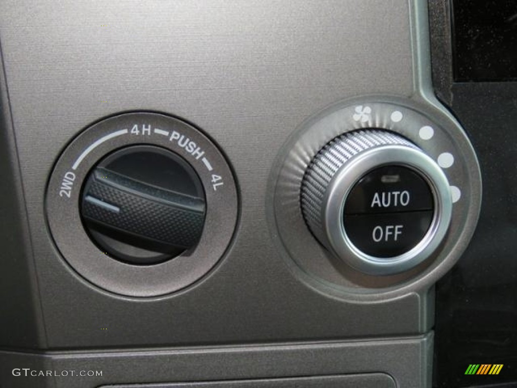 2017 Toyota Sequoia Platinum 4x4 Controls Photo #121227524