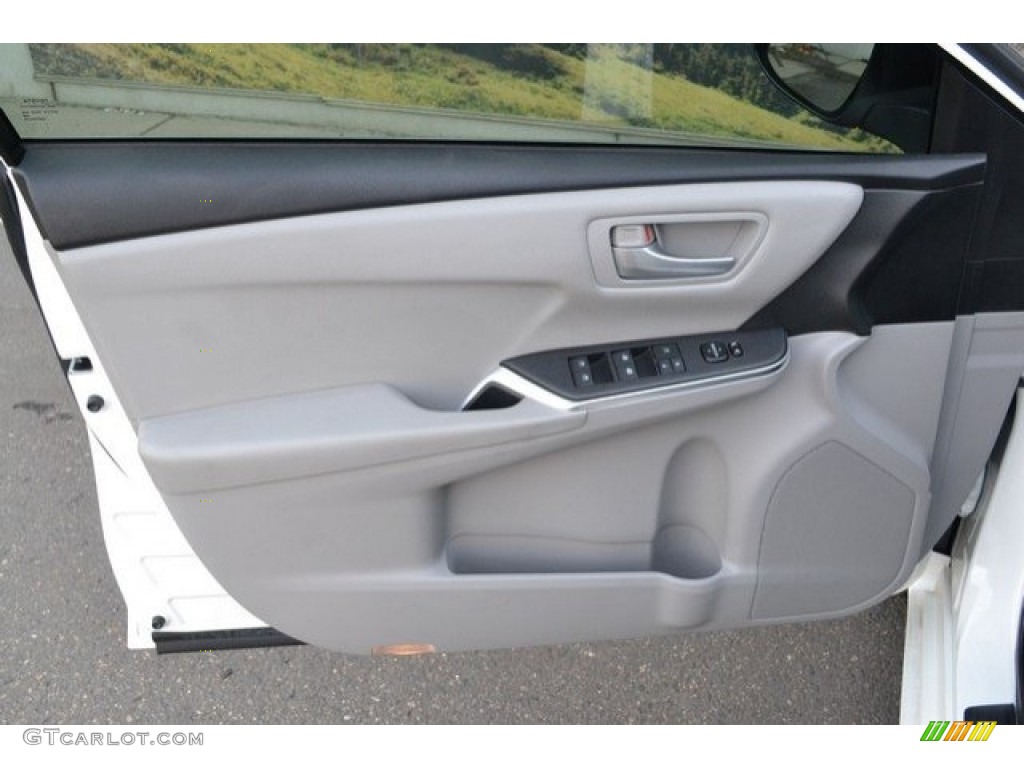 2015 Camry SE - Super White / Black photo #24