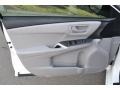 Super White - Camry SE Photo No. 24