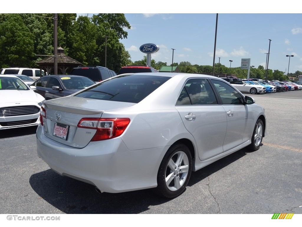 2014 Camry SE - Classic Silver Metallic / Black/Ash photo #3