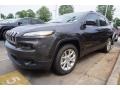 Granite Crystal Metallic 2017 Jeep Cherokee Latitude