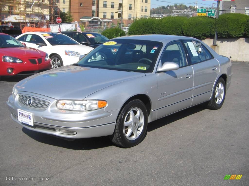 2001 Regal LS - Sterling Silver Metallic / Graphite photo #2