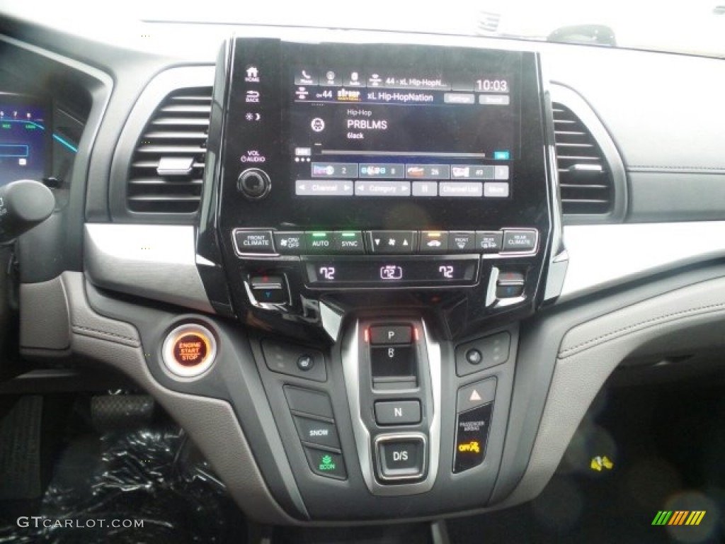 2018 Honda Odyssey EX-L Controls Photo #121242763