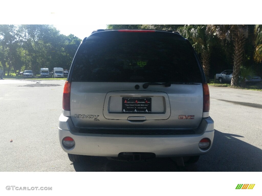 2005 Envoy XL SLE - Liquid Silver Metallic / Light Gray photo #4