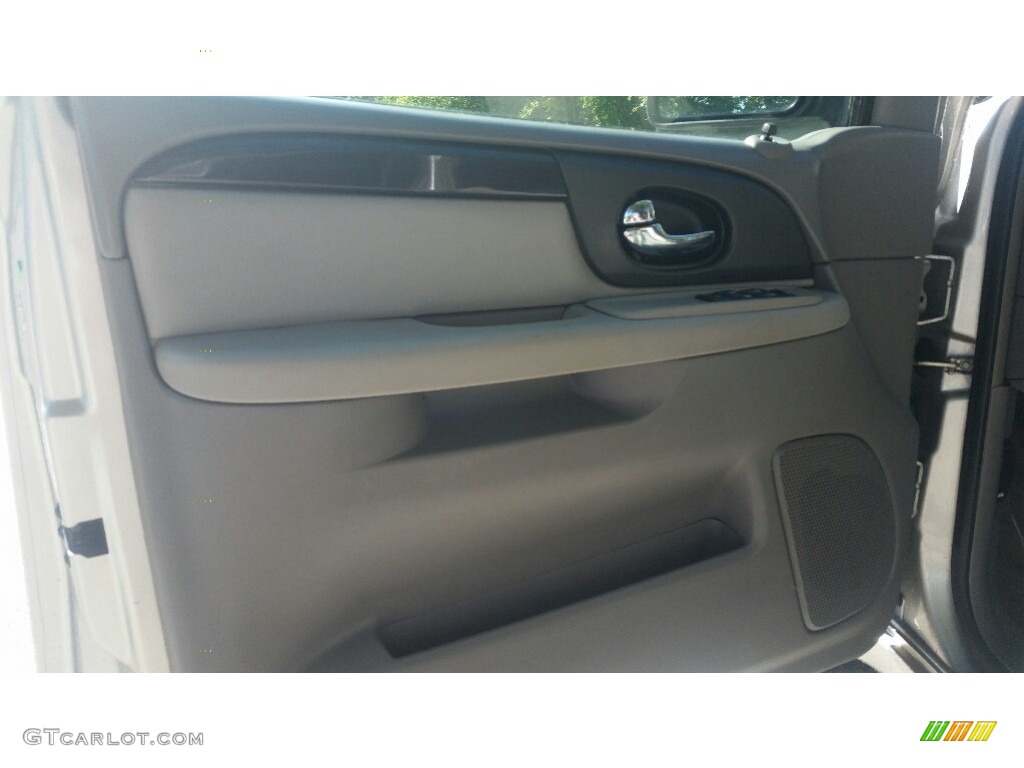 2005 Envoy XL SLE - Liquid Silver Metallic / Light Gray photo #9