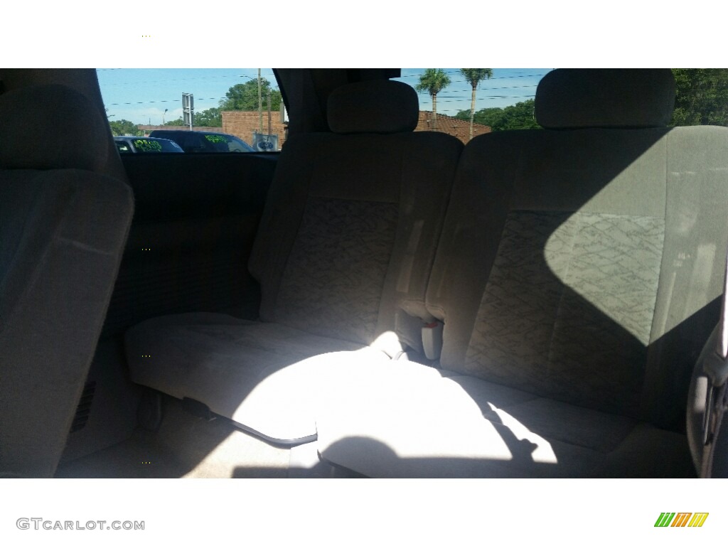 2005 Envoy XL SLE - Liquid Silver Metallic / Light Gray photo #15