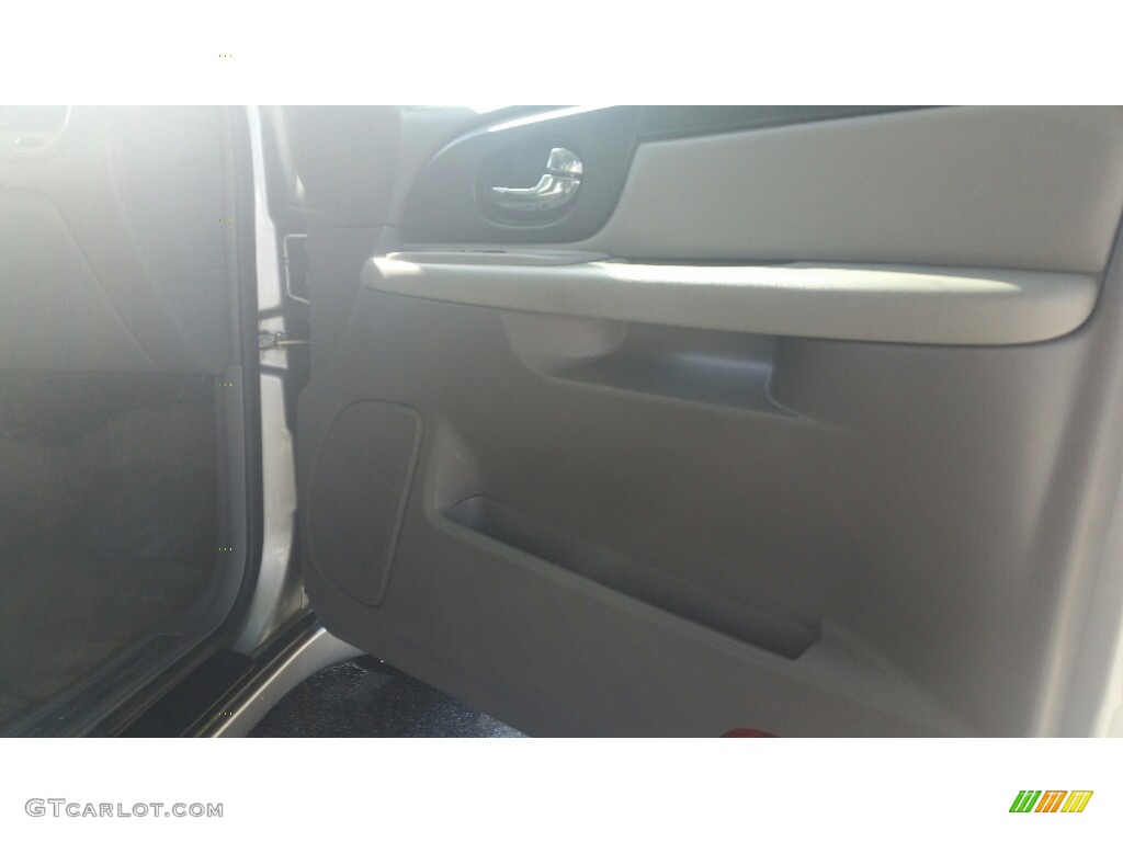 2005 Envoy XL SLE - Liquid Silver Metallic / Light Gray photo #16